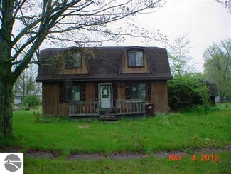 358 Washington St, Sterling, MI 48659