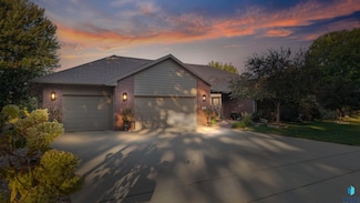 3056 S Coral Ct, Sioux Falls, SD 57103