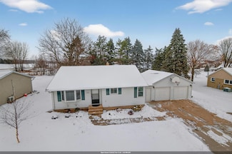 3262 Evergreen Ave, Green Bay, WI 54313