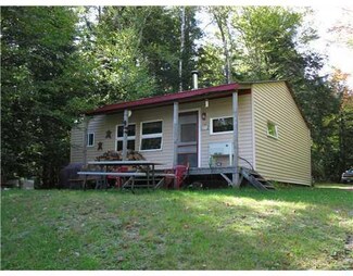 26 Beaver Bog Ln, Abbot, ME 04406