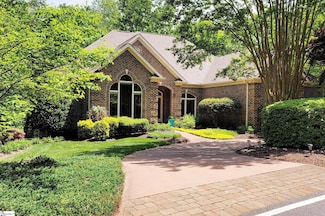 101 Lake Hills Ln, Travelers Rest, SC 29690