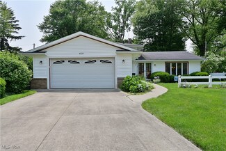 4728 Azalea Ln, North Olmsted, OH 44070