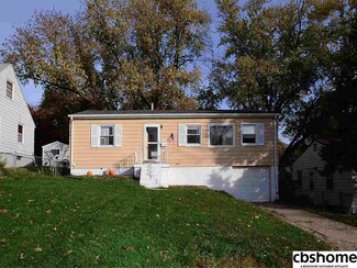 7768 Park Dr, Omaha, NE 68127