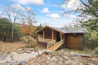 69 Country Club Dr, Eureka Springs, AR 72631
