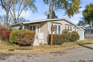 1122 Candida Rd, Elgin, IL 60123