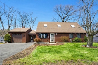 38 Candice St, Clinton, MA 01510