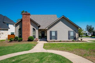 6700 Greenwood Rd, CamMacK Village, AR 72207