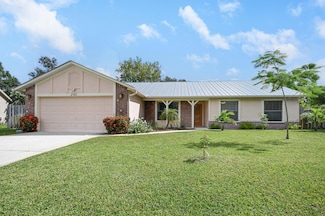 2485 SE Tracy Ave, Port Saint Lucie, FL 34952