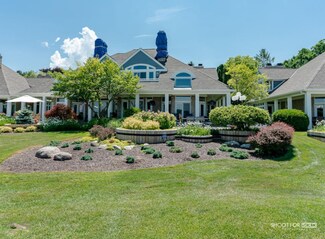 1402 Lakeshore Ct, Muskegon, MI 49441