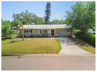 172 45th Ave NE, Saint Petersburg, FL 33703