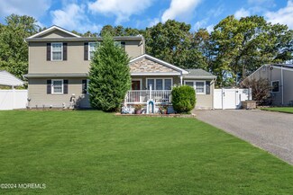 975 Mcguire Dr, Toms River, NJ 08753