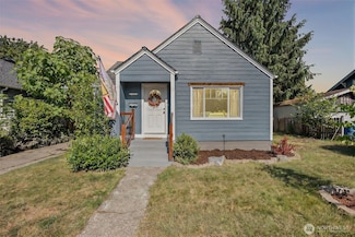 511 4th St NW, Puyallup, WA 98371