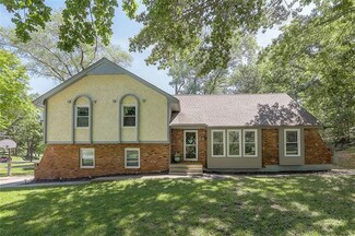 5612 Oakridge Ct, Kansas City, MO 64151