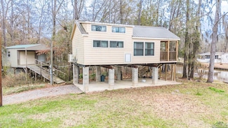 4072 Cypress Village Rd, Karnack, TX 75661