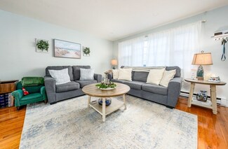 110 W Main St Unit 21, Hyannis, MA 02601