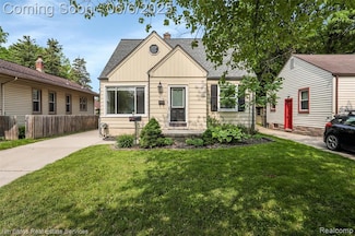 716 S Dorchester Ave, Royal Oak, MI 48067