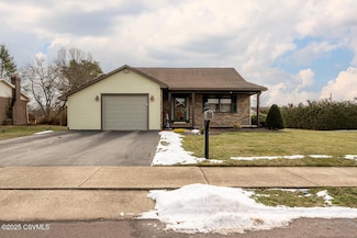 1024 Roslyn Dr, Berwick, PA 18603