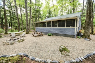 7 Cluff Ln, Bridgton, ME 04009