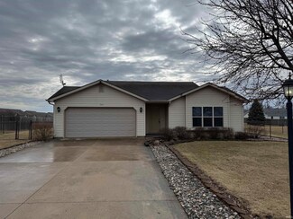 704 Davis Rd, Ossian, IN 46777