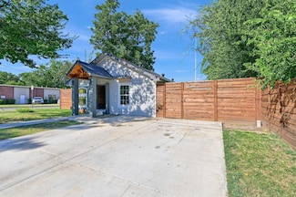 1432 S Austin St, Sherman, TX 75090