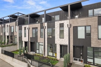 114 Burrows St, Pittsburgh, PA 15213