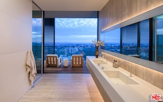 9040 W Sunset Blvd, West Hollywood, CA 90069