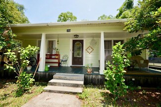 169 11th St, Apalachicola, FL 32320