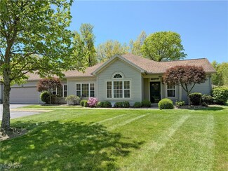 20 Hunters Woods Blvd Unit A, Canfield, OH 44406