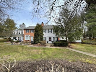 107 Burlington Oval Dr, Chardon, OH 44024