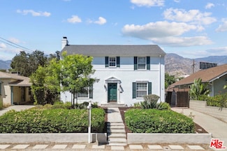 867 New York Dr, Altadena, CA 91001