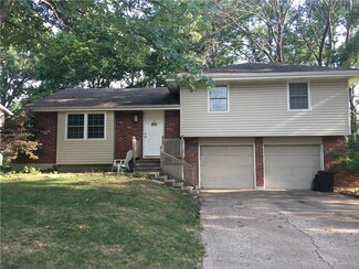 6201 NW Caney Creek Dr, Kansas City, MO 64151