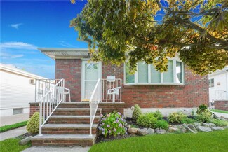 188 Woods of Arden Rd, Staten Island, NY 10312