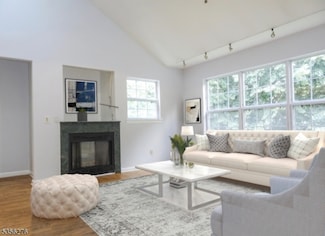 16 Collura Ln, Clifton, NJ 07012