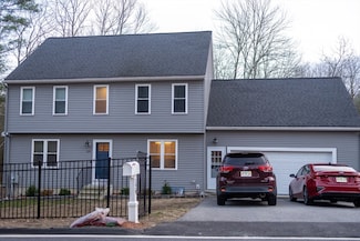 129 Quinapoxet St, Jefferson, MA 01522