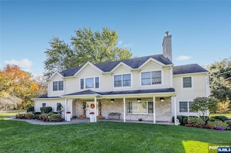 20 Winding Way, Upper Saddle River, NJ 07458