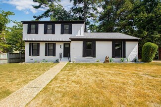 30 Tallyho Ln, Little Rock, AR 72227