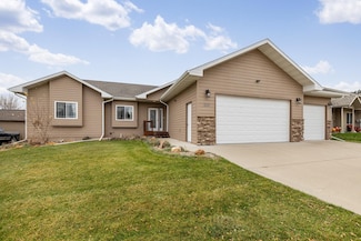 935 Northridge Dr, Rapid City, SD 57701
