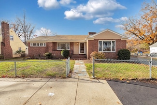 619 Poplar St, Roslindale, MA 02131