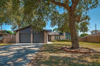 7418 Willow Oak Dr, Baytown, TX 77521