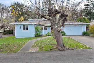 700 Cecelia Dr, Glen Ellen, CA 95442