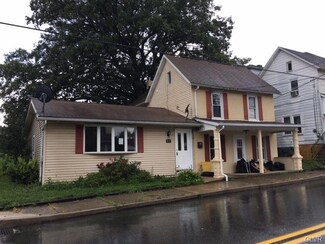 716 Garibaldi Ave, Roseto, PA 18013