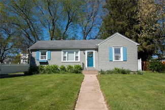 5 E Fairway Ave, Westerly, RI 02891