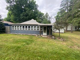 3904 Bermuda Ave, Sault Sainte Marie, MI 49783