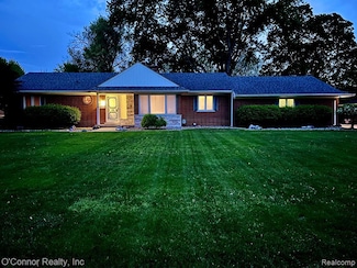 43 W Breitmeyer Place, Mount Clemens, MI 48043