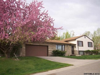 1401 Valleyview Dr, Thermopolis, WY 82443