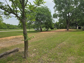 511 Beavers Dr, Sherman, TX 75092