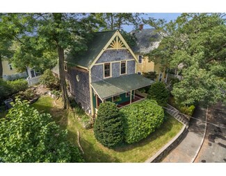 7 N High St, Melrose, MA 02176