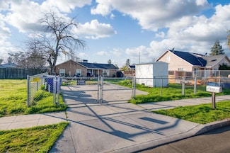 253 W Alluvial Ave, Fresno, CA 93650