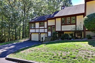 690 Forest Rd Unit 511, West Haven, CT 06516