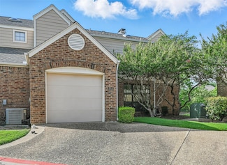 211 Cimarron Trail Unit 8, Irving, TX 75063